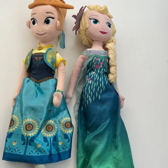 Disney Frozen Anna and Elsa Plush Dolls in Blue and Green Dresses - Picture 1 of 9